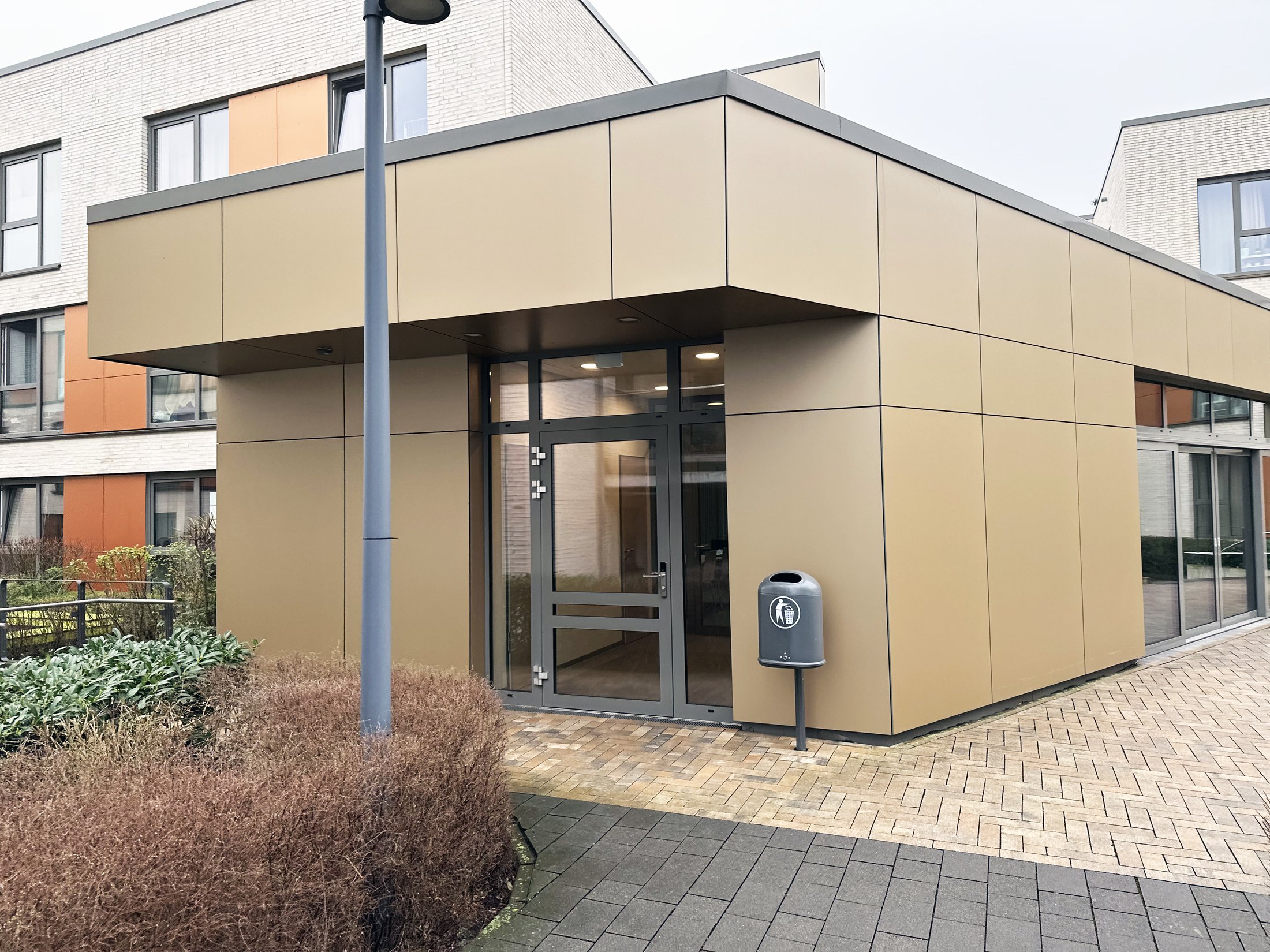 Entrance to the Paderborn student residence - Alois Fuchs Weg study room. Modern architecture with clear lines.